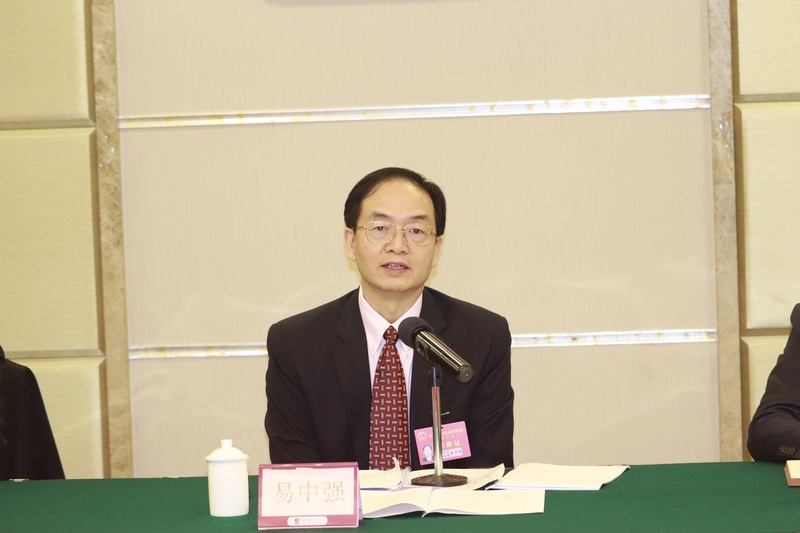 江门市人大常委会党组书记、市委常委、统战部长易中强.JPG