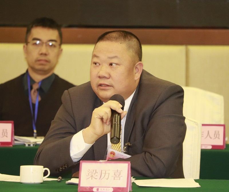 梁历喜.jpg